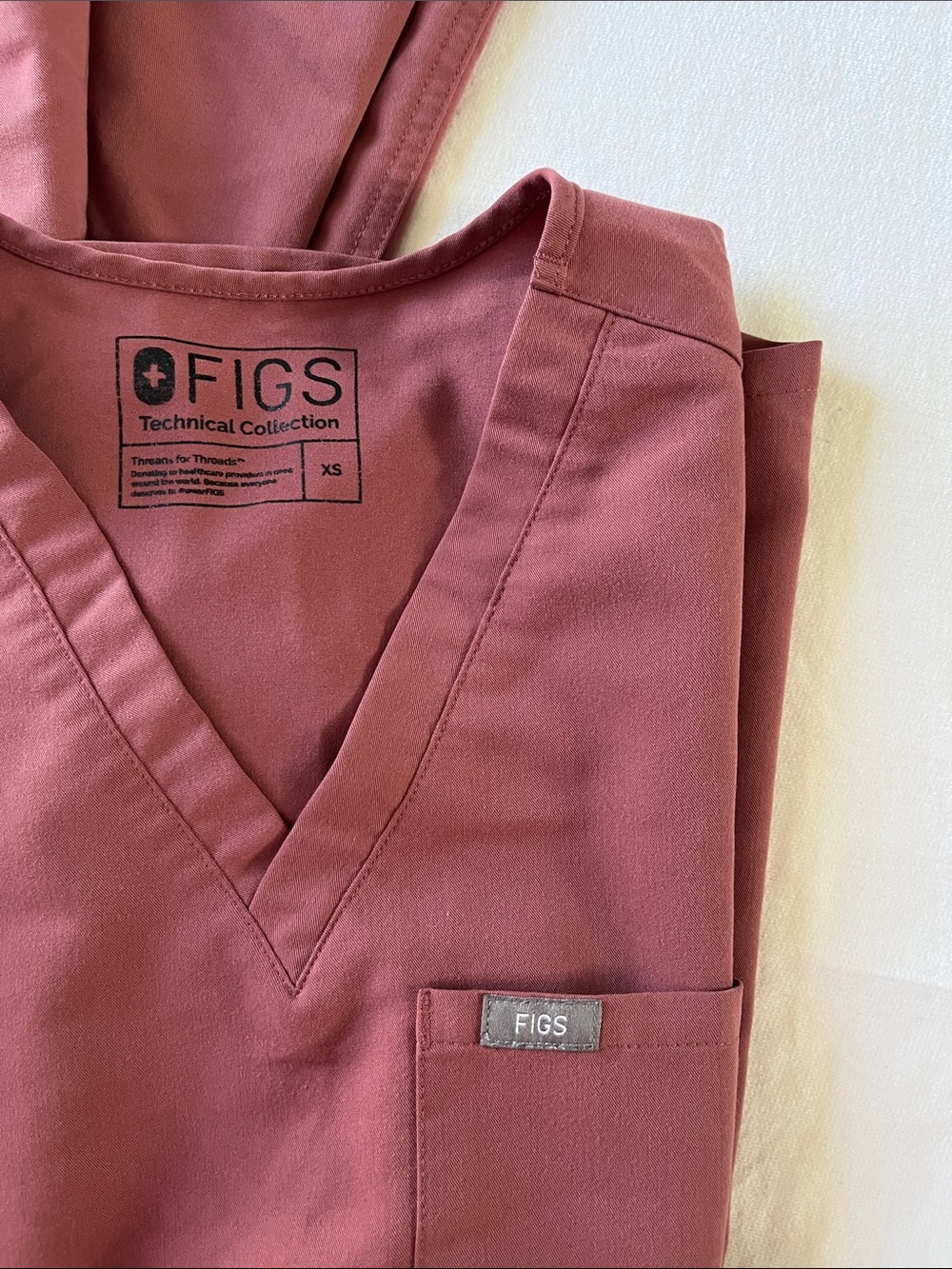 FIGS Scrub Set Mauve XS/S - Picture 2 of 5